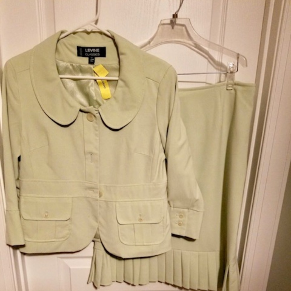 2Pc Suit - Pleated Skirt